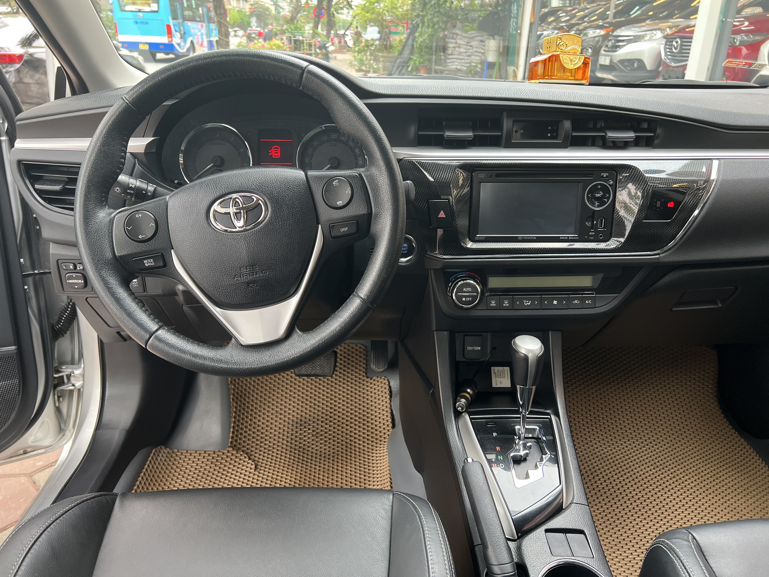 Toyota Altis 2.0V 2014 - 8
