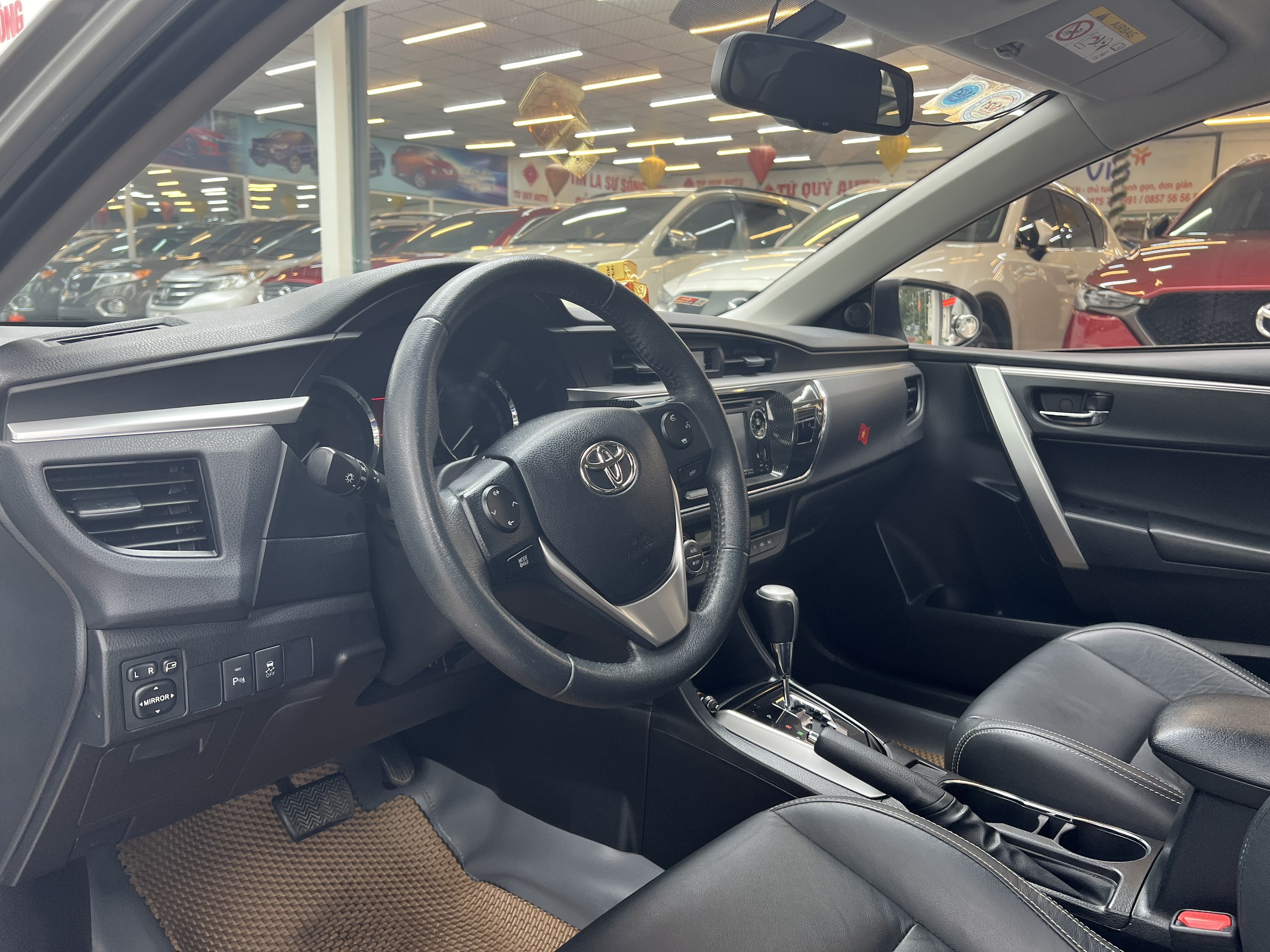 Toyota Altis 2.0V 2014 - 9