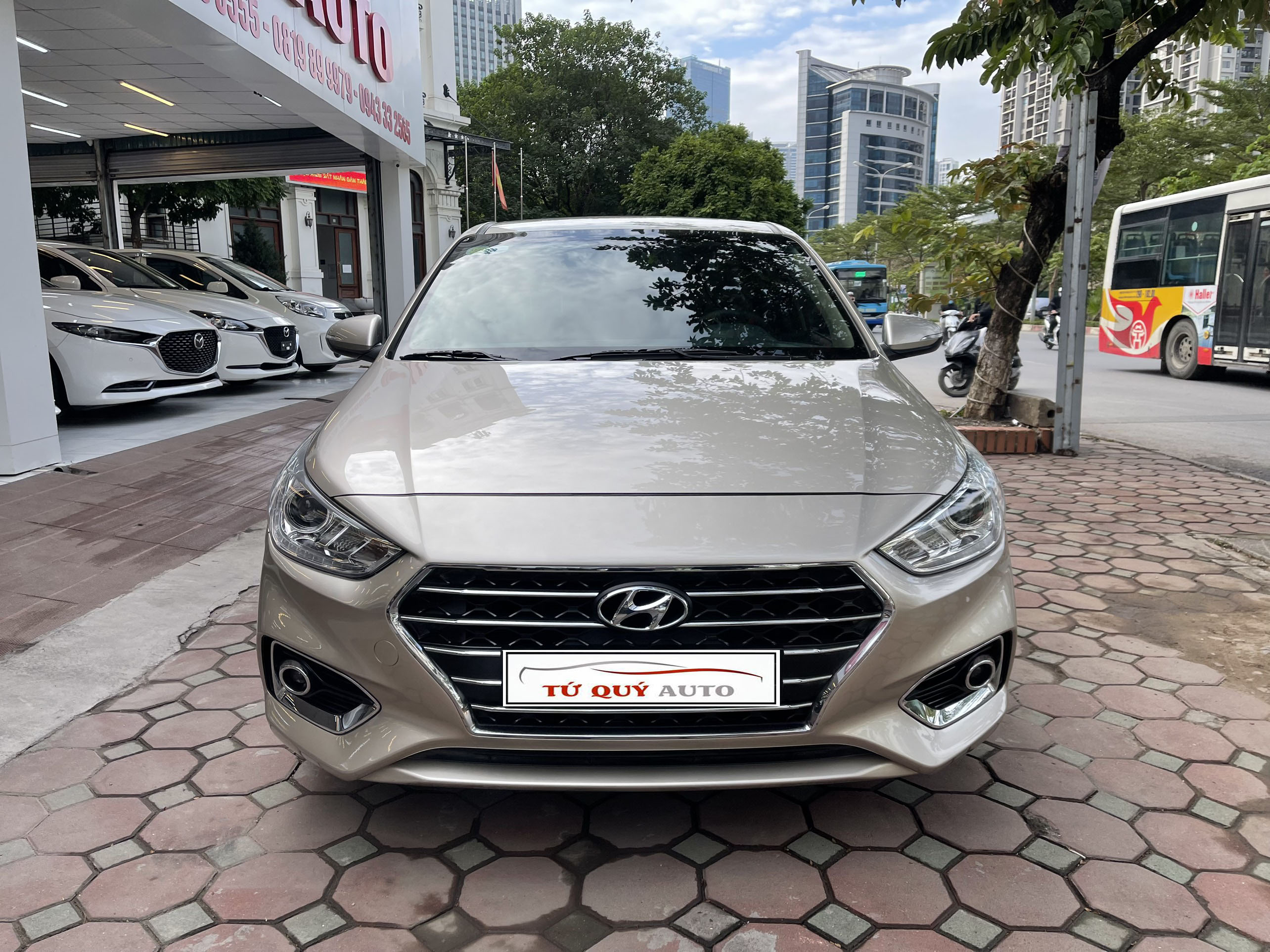 Xe Hyundai Accent 1.4 AT 2018 - Vàng Cát