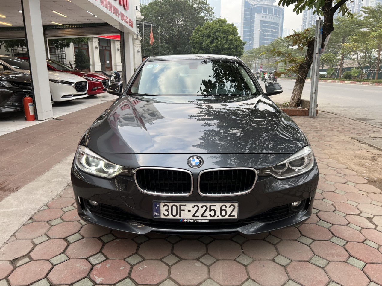 Xe BMW 3 Series 320i 2014 - Xám