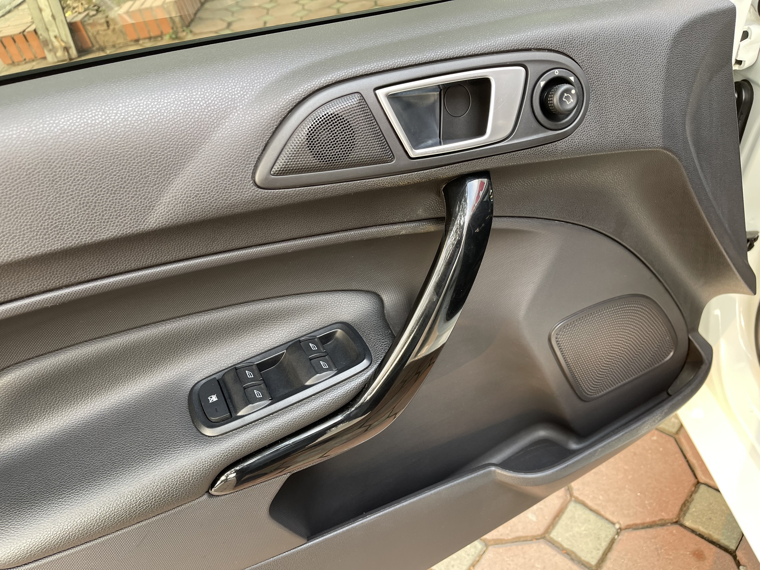 Ford Fiesta 1.0S 2015 - 11