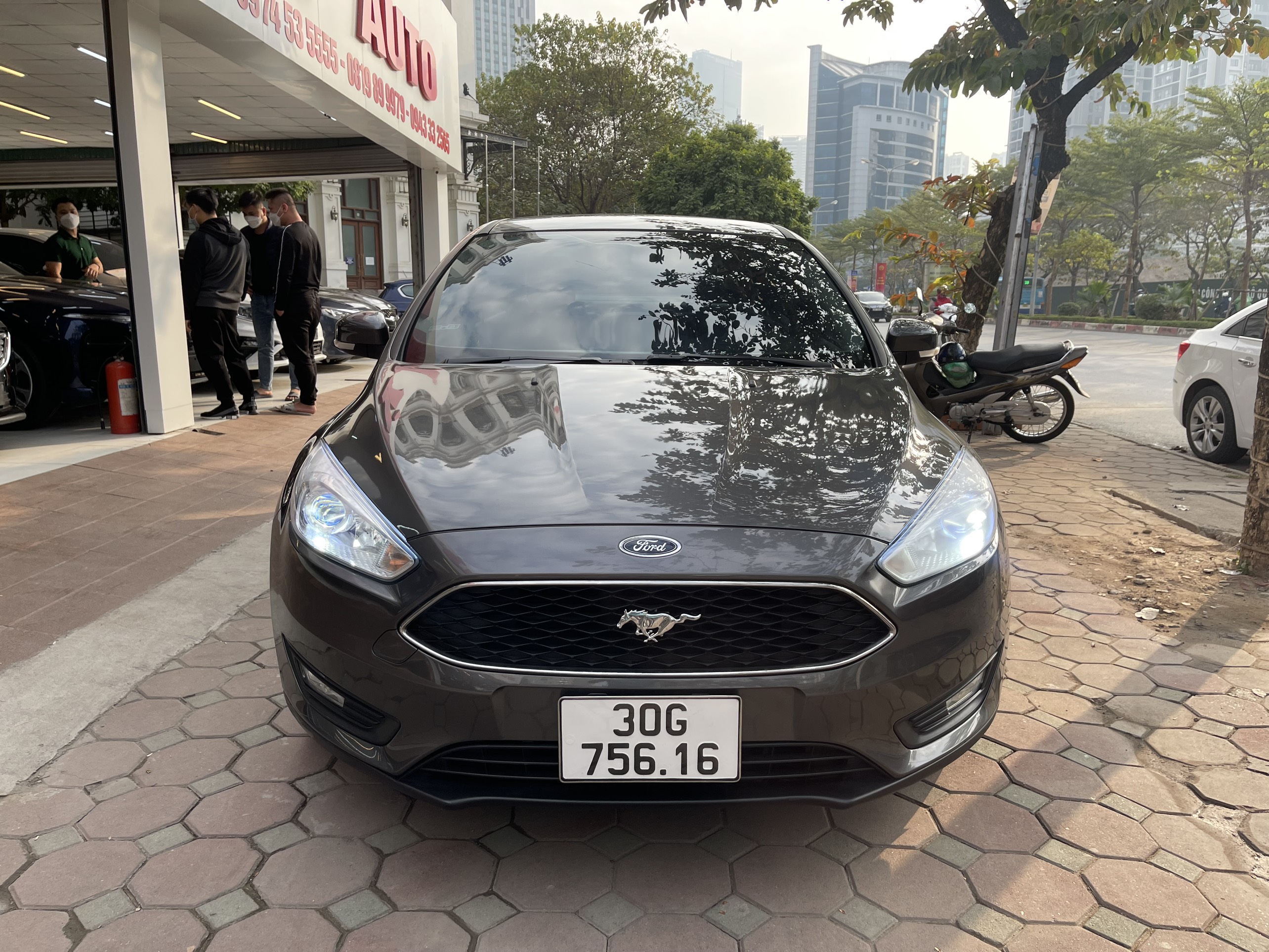 Xe Ford Focus 1.5AT 2019 - Xám