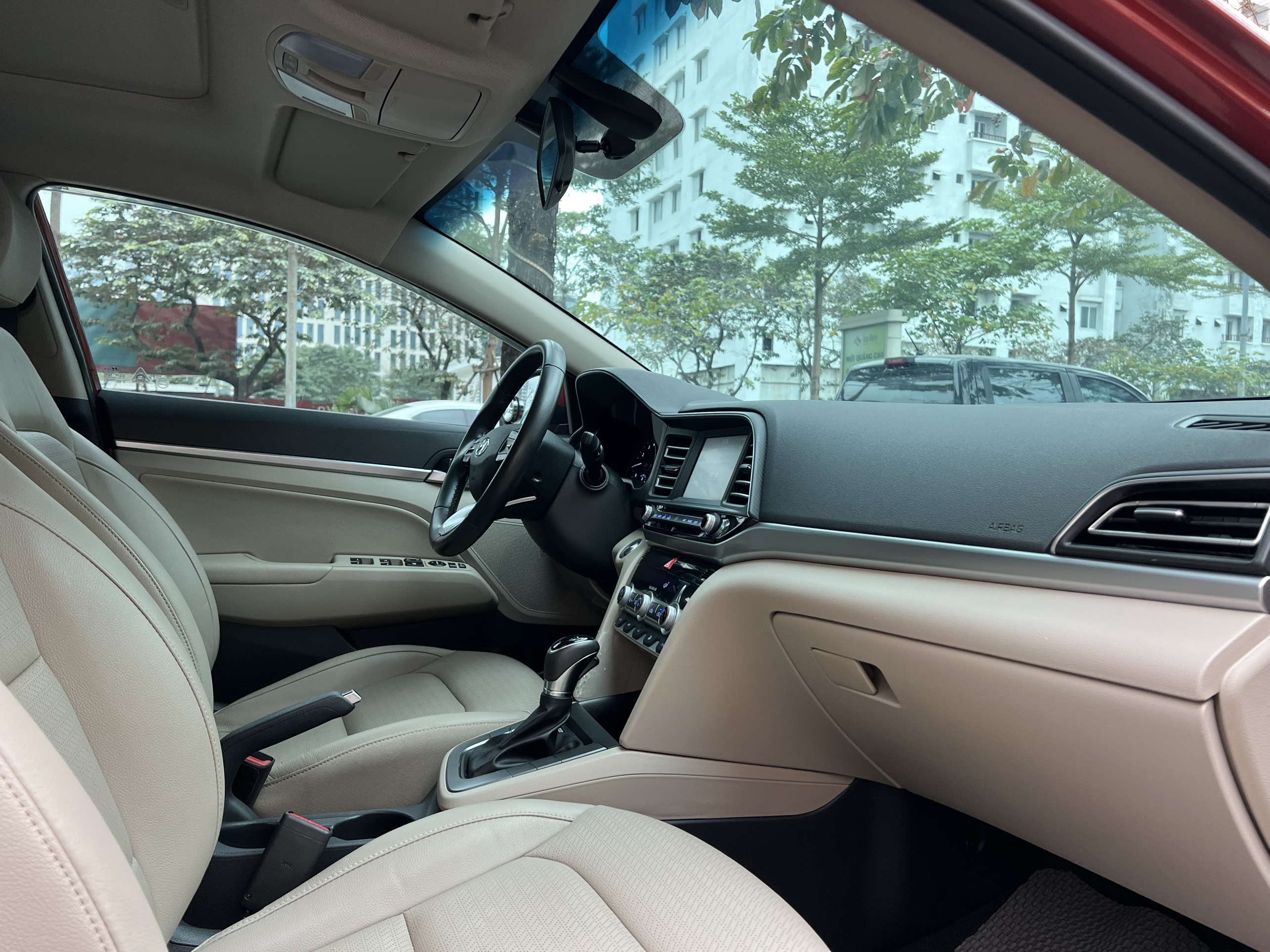 Hyundai Elantra 1.6AT 2019 - 10