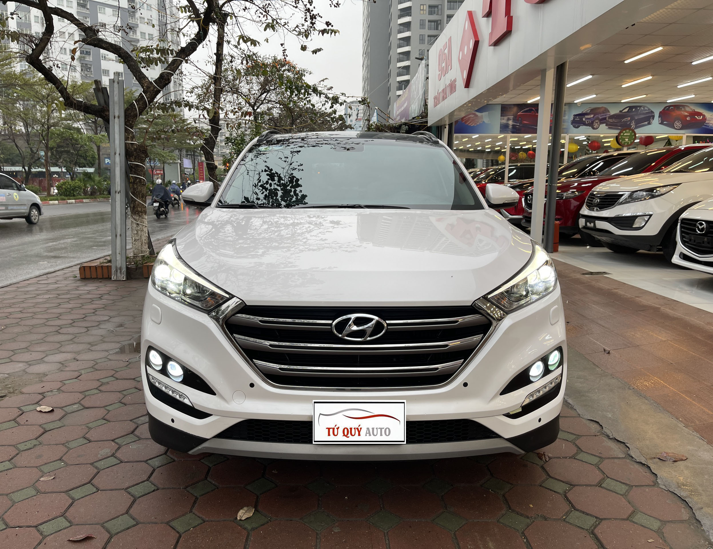 Hyundai Elantra MT 2017 màu trắng đẹp êm ru  Xe Cũ Đà Nẵng