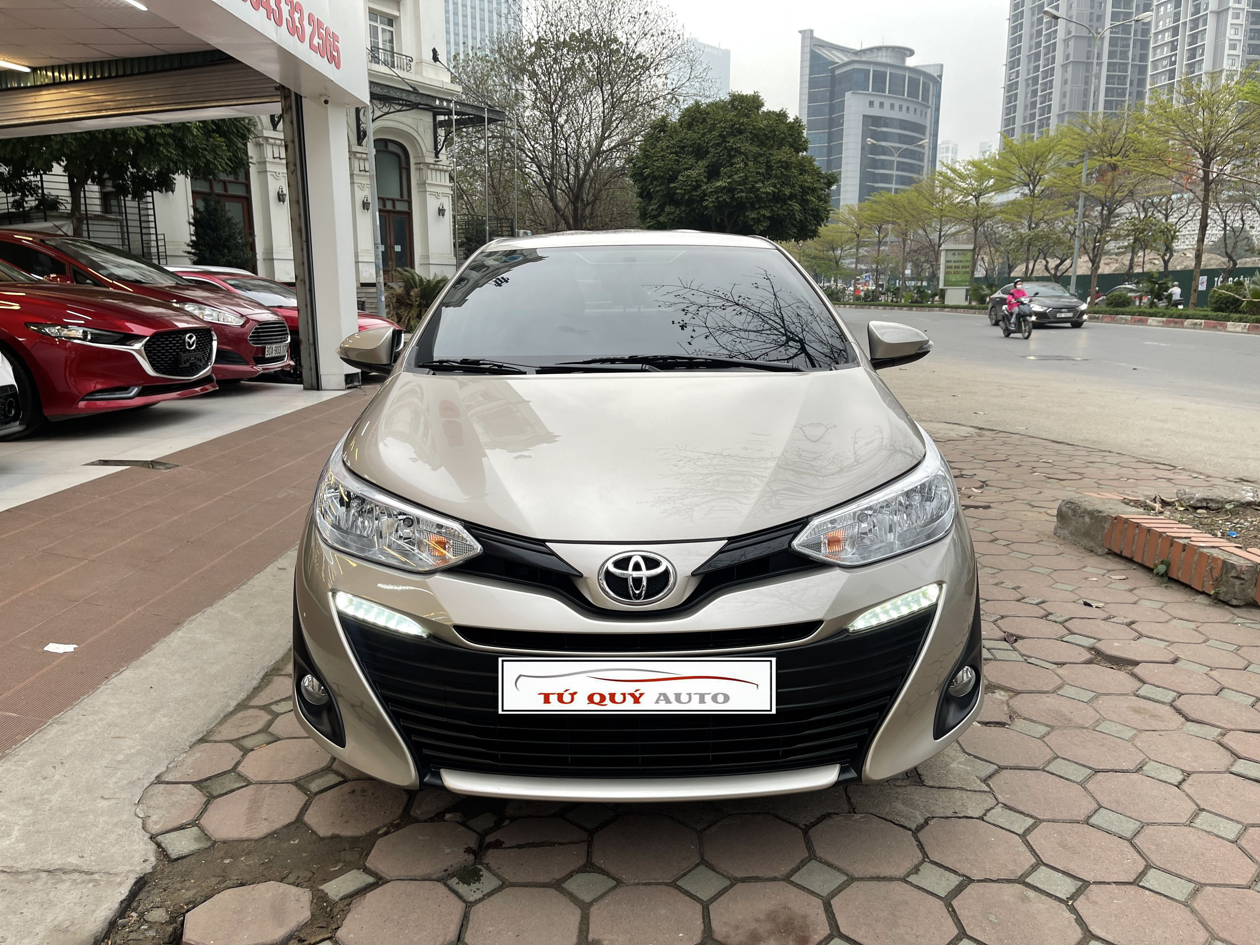 Xe Toyota Vios 1.5E 2020 - Vàng Cát