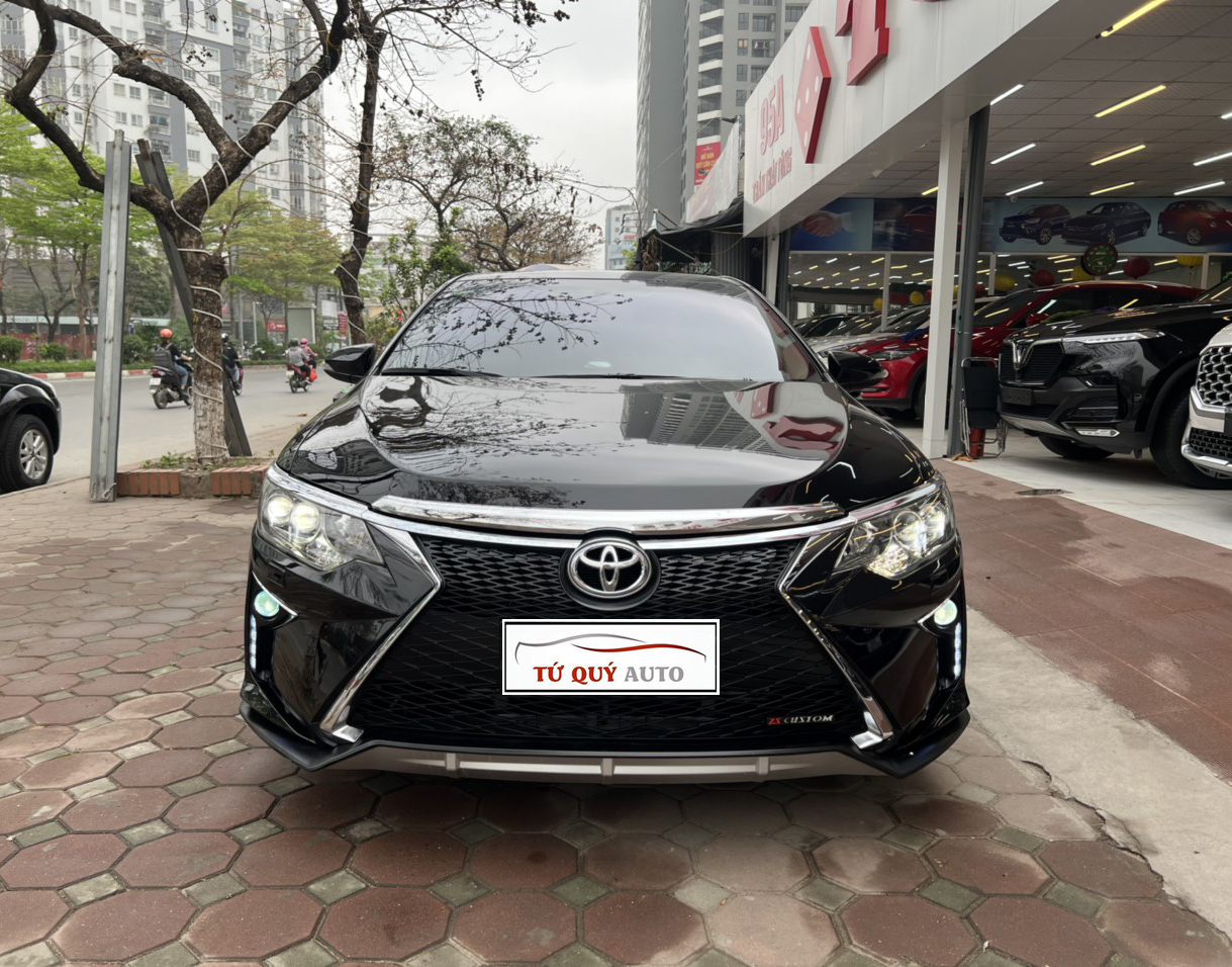 Xe Toyota Camry 2.0E 2017 - Đen