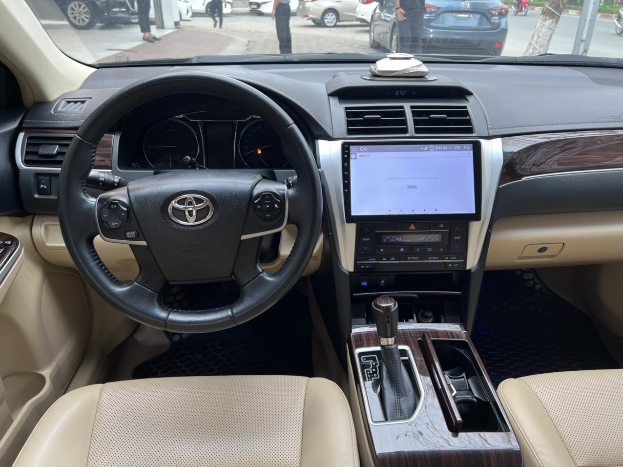 Toyota Camry 2.0E 2017 - 8