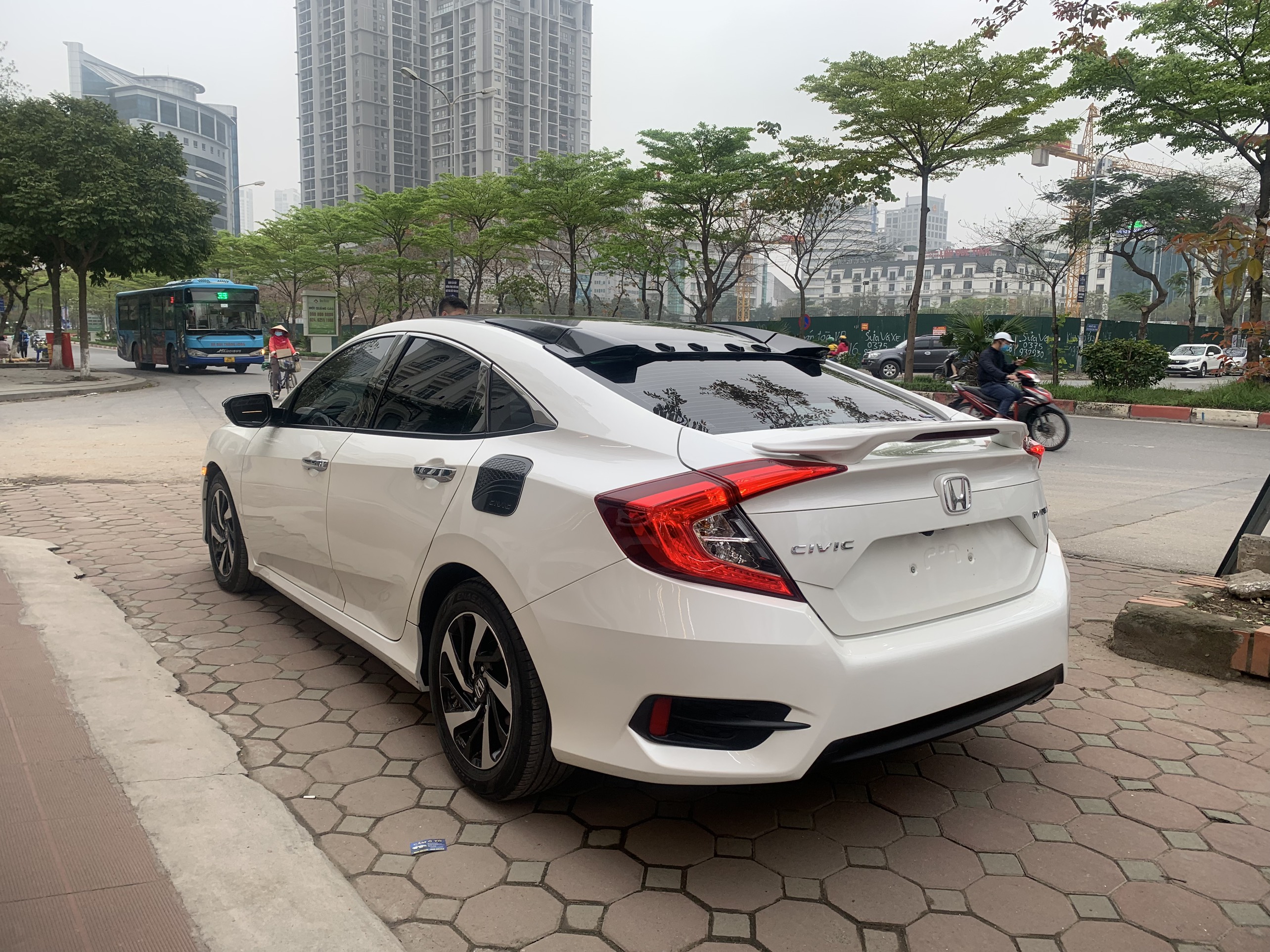 Honda Civic 1.8E 2018 - 6