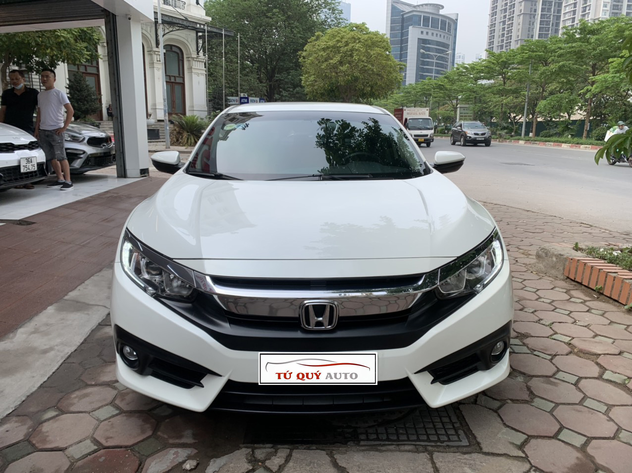 Xe Honda Civic 1.8E 2018 - Trắng