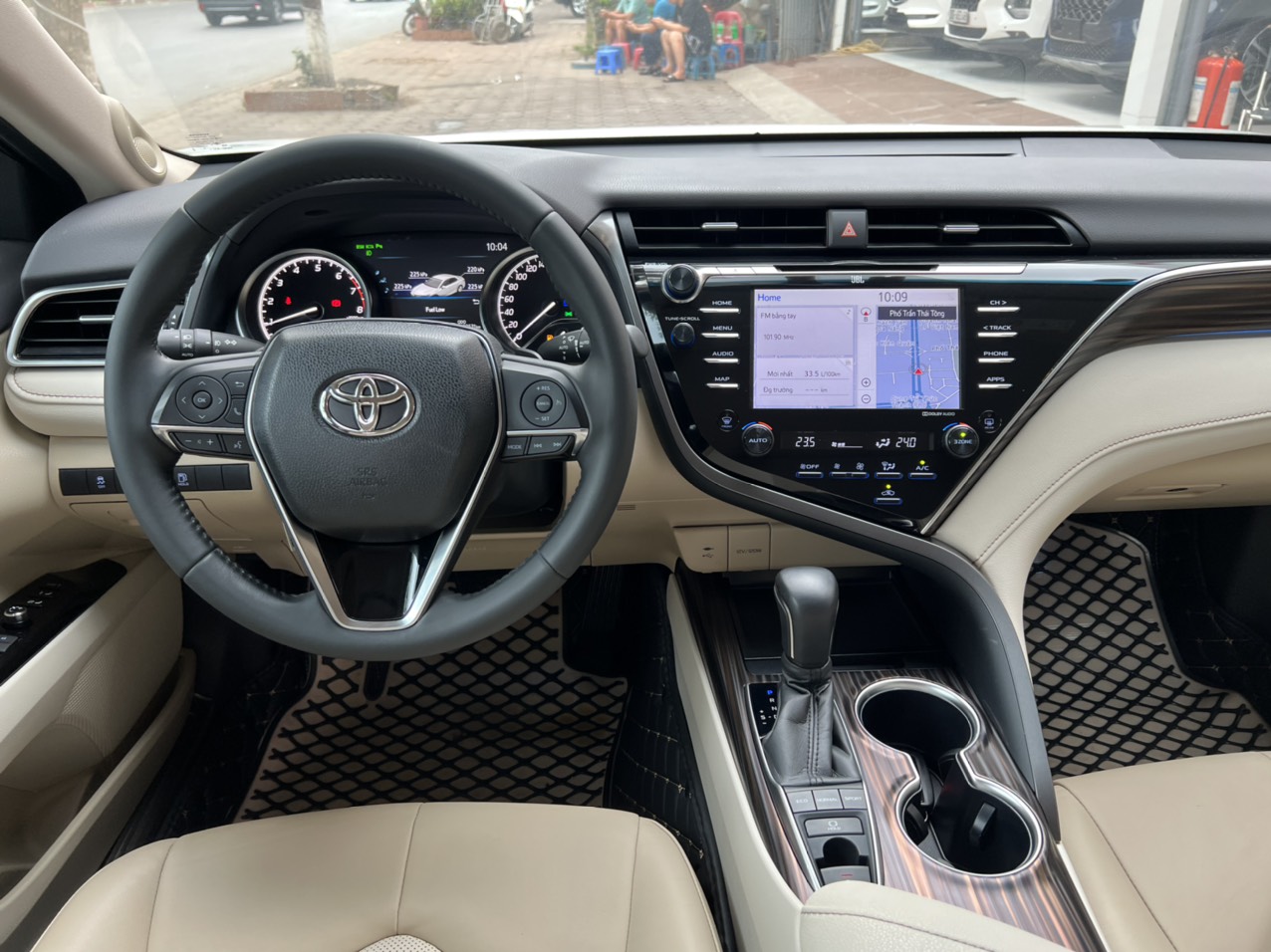 Toyota Camry 2.5Q 2020 - 8