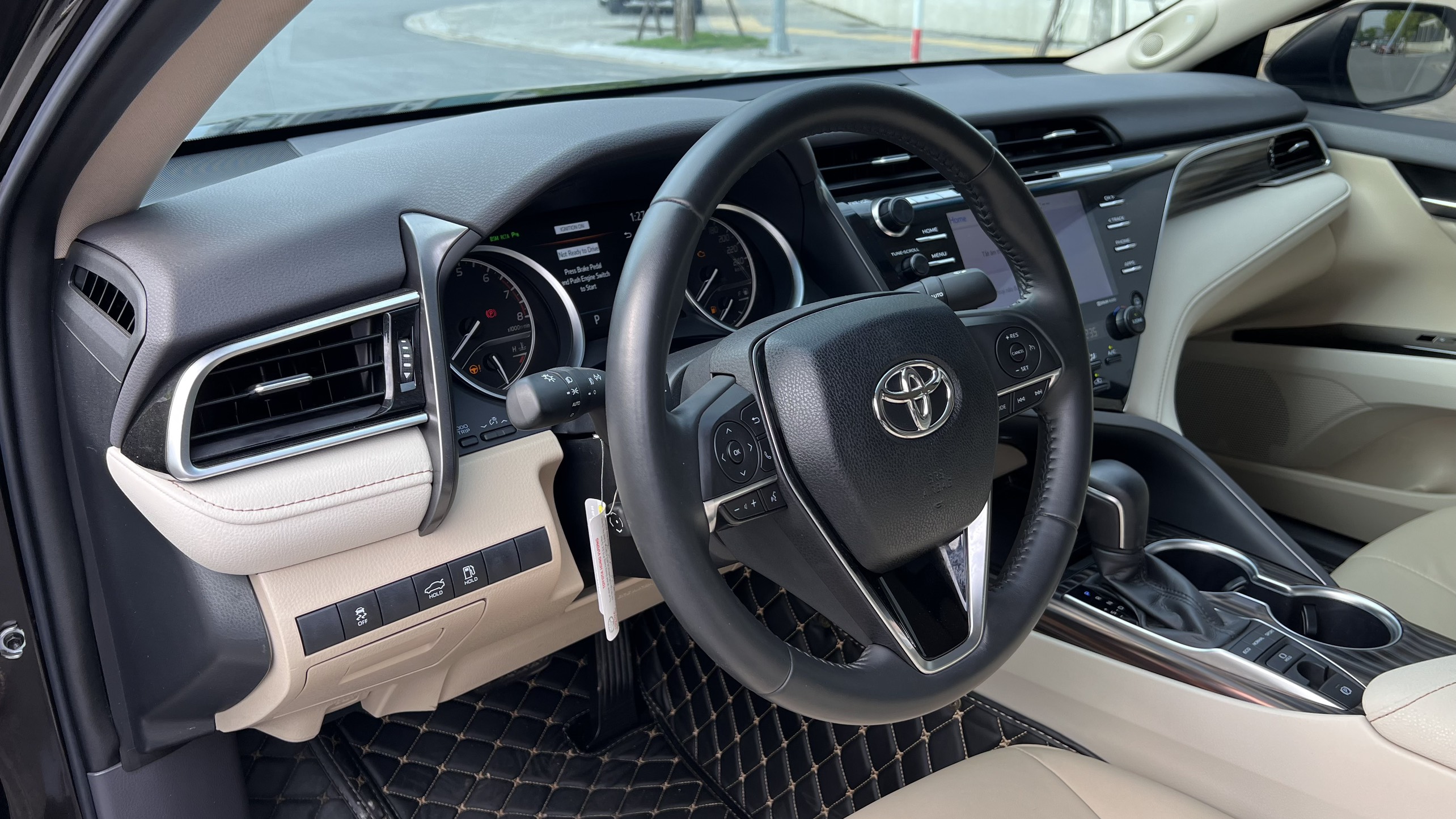 Toyota Camry 2.5Q 2019 - 11