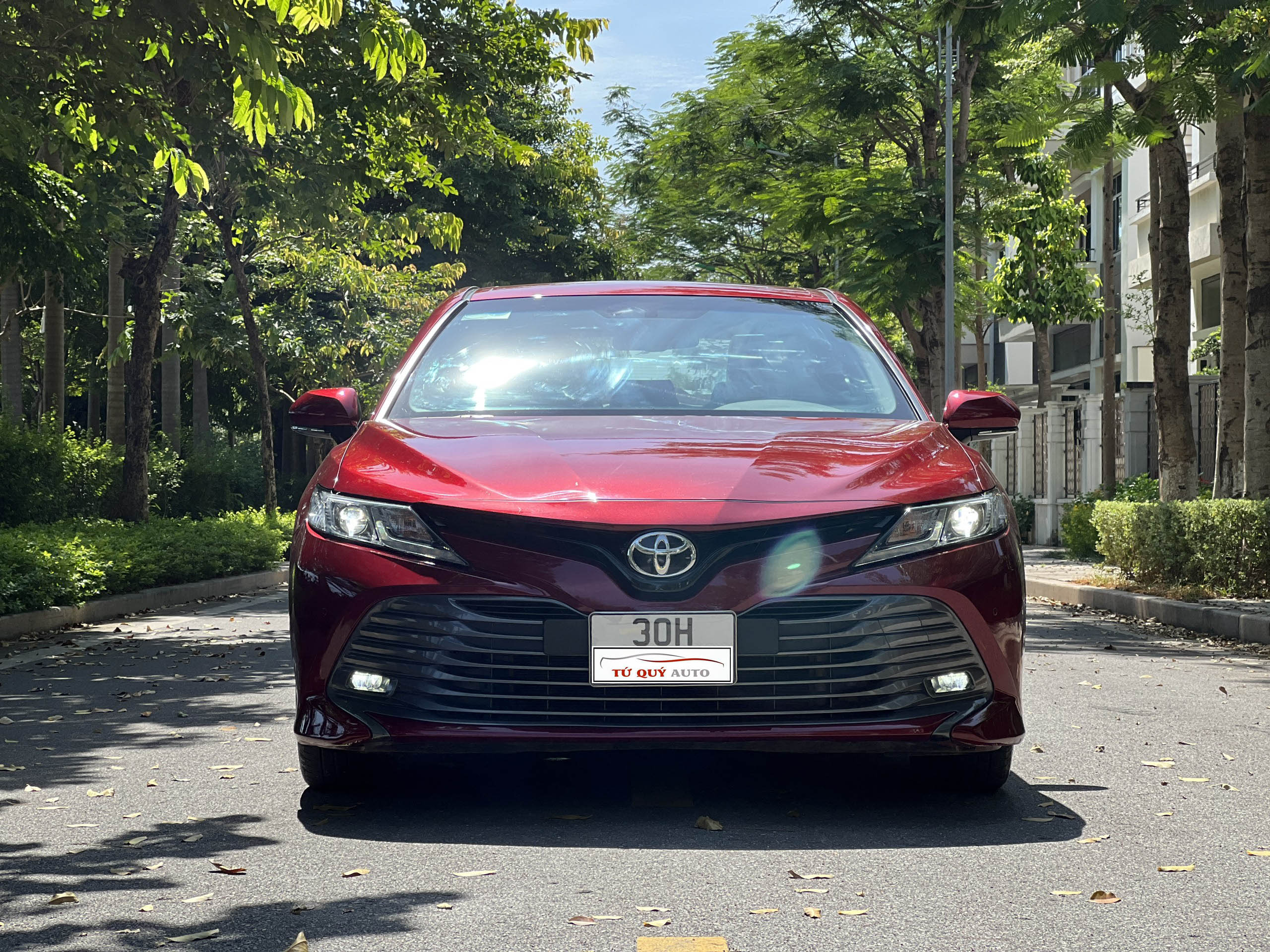 Xe Toyota Camry 2.0G 2019 - Đỏ