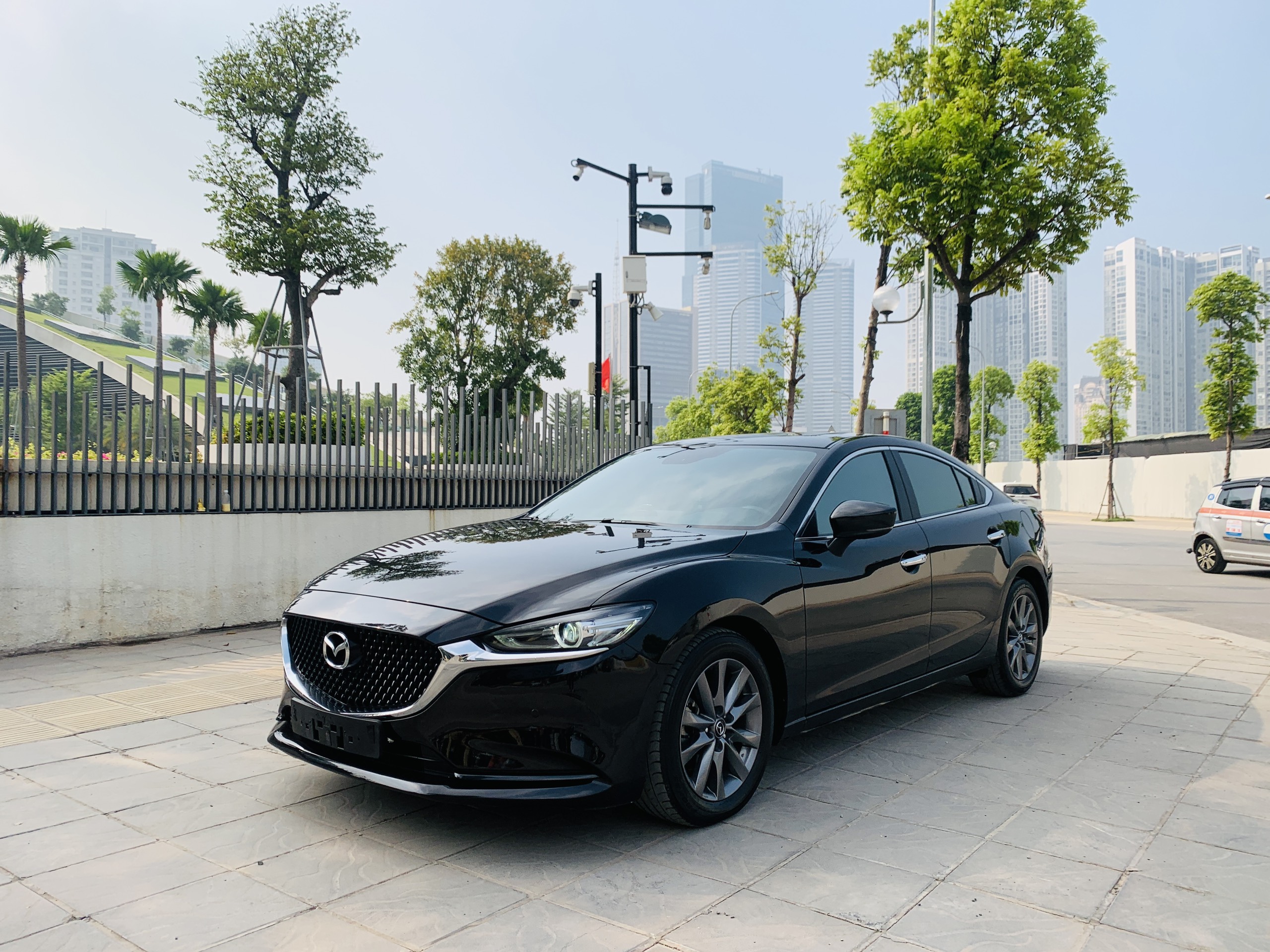 Mazda 6 Sedan 2019 có mấy màu Động cơ vận hành ra sao