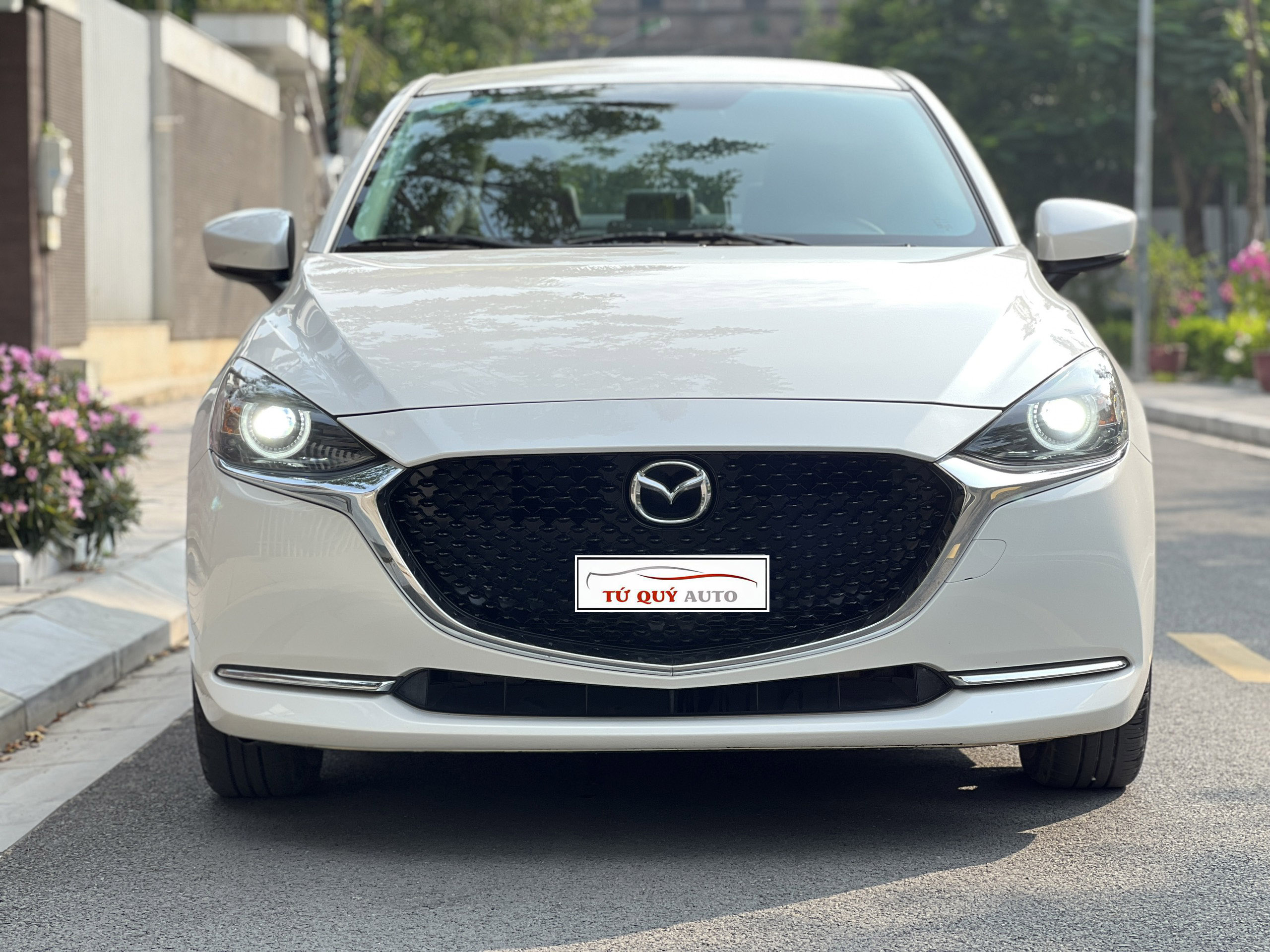 Xe Mazda 2 Sedan 1.5AT Luxury 2021 - Trắng