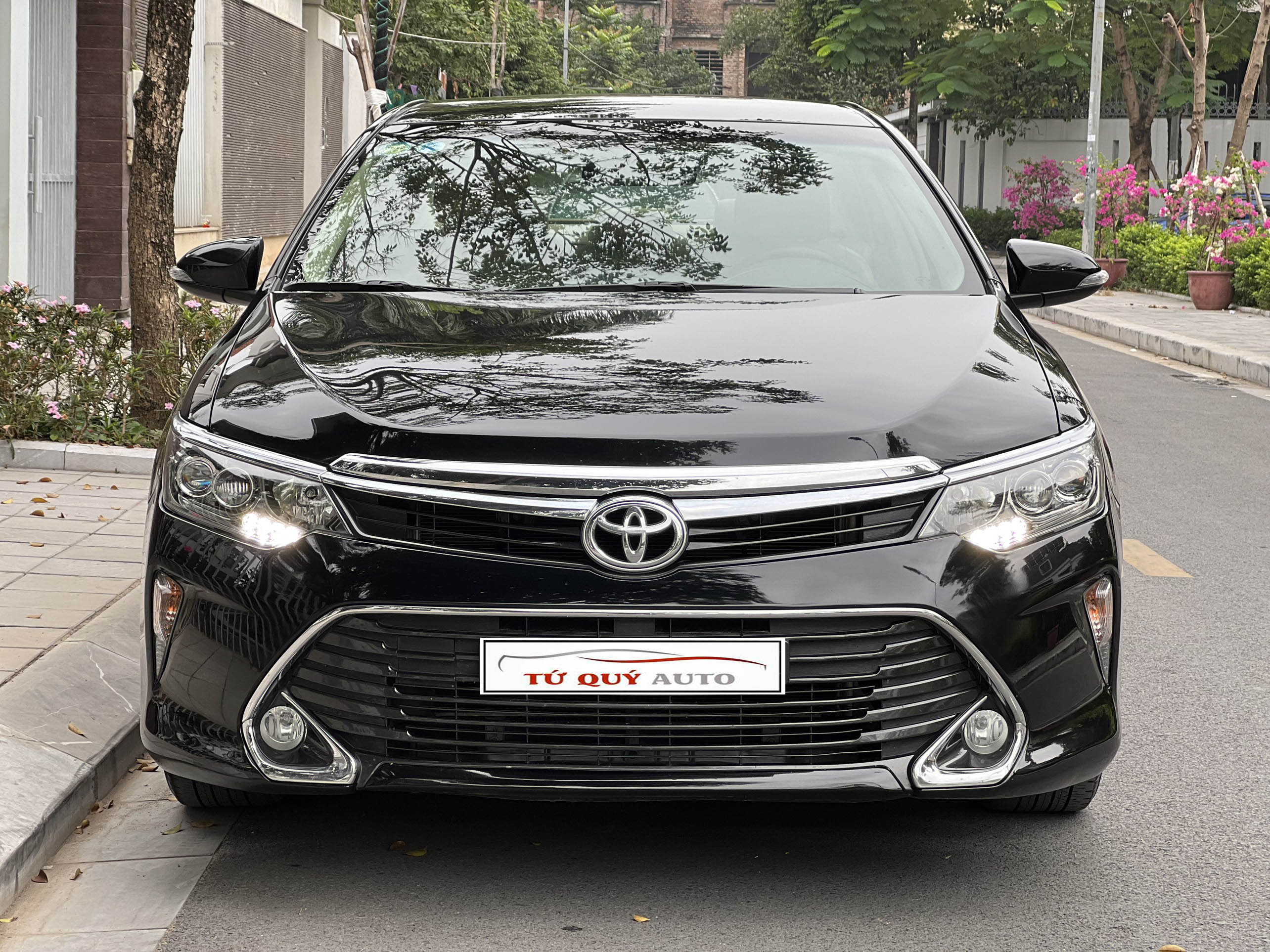 Xe Toyota Camry 2.0E 2018 - Đen