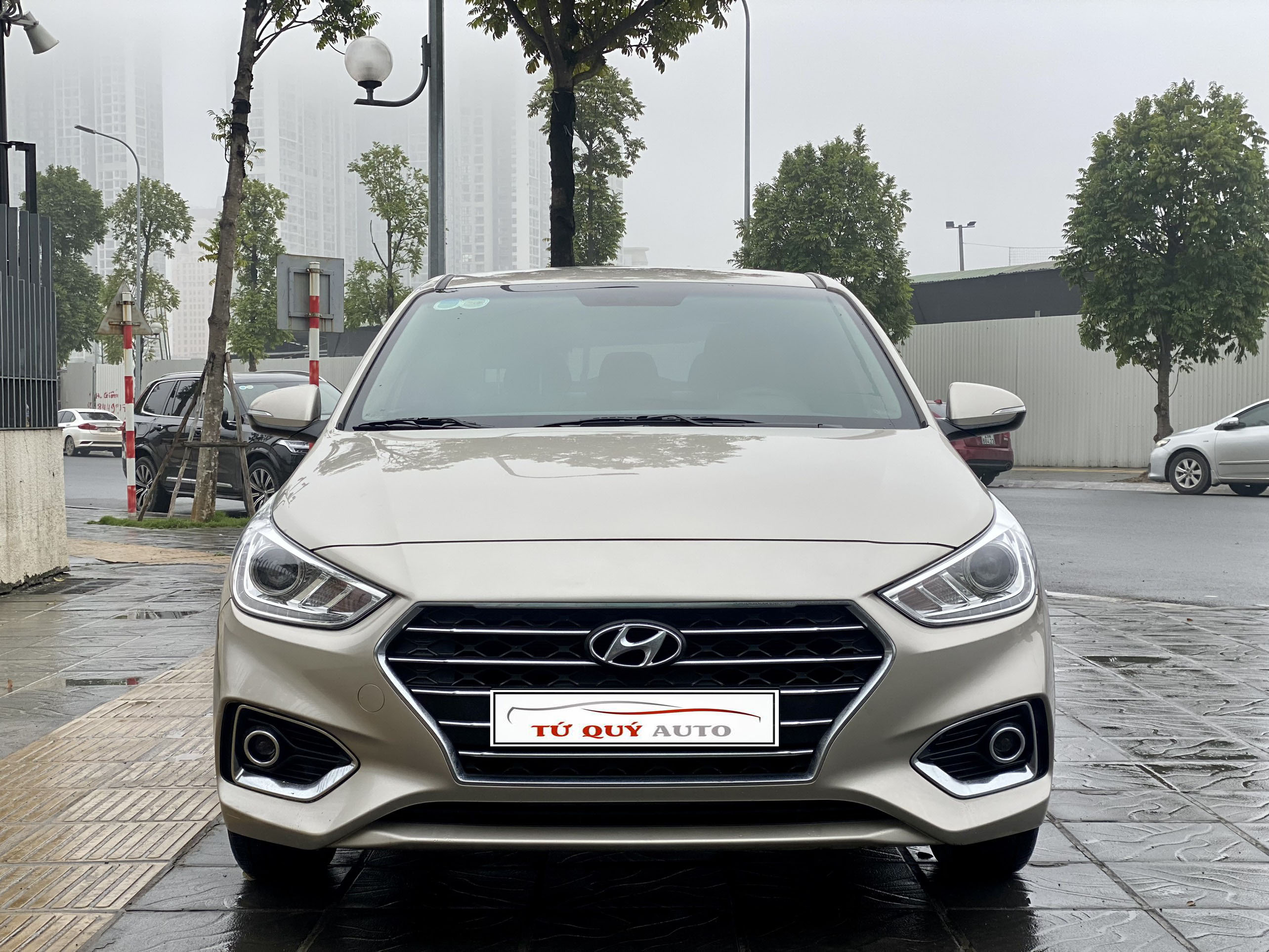 Xe Hyundai Accent 1.4AT 2019 - Vàng Cát