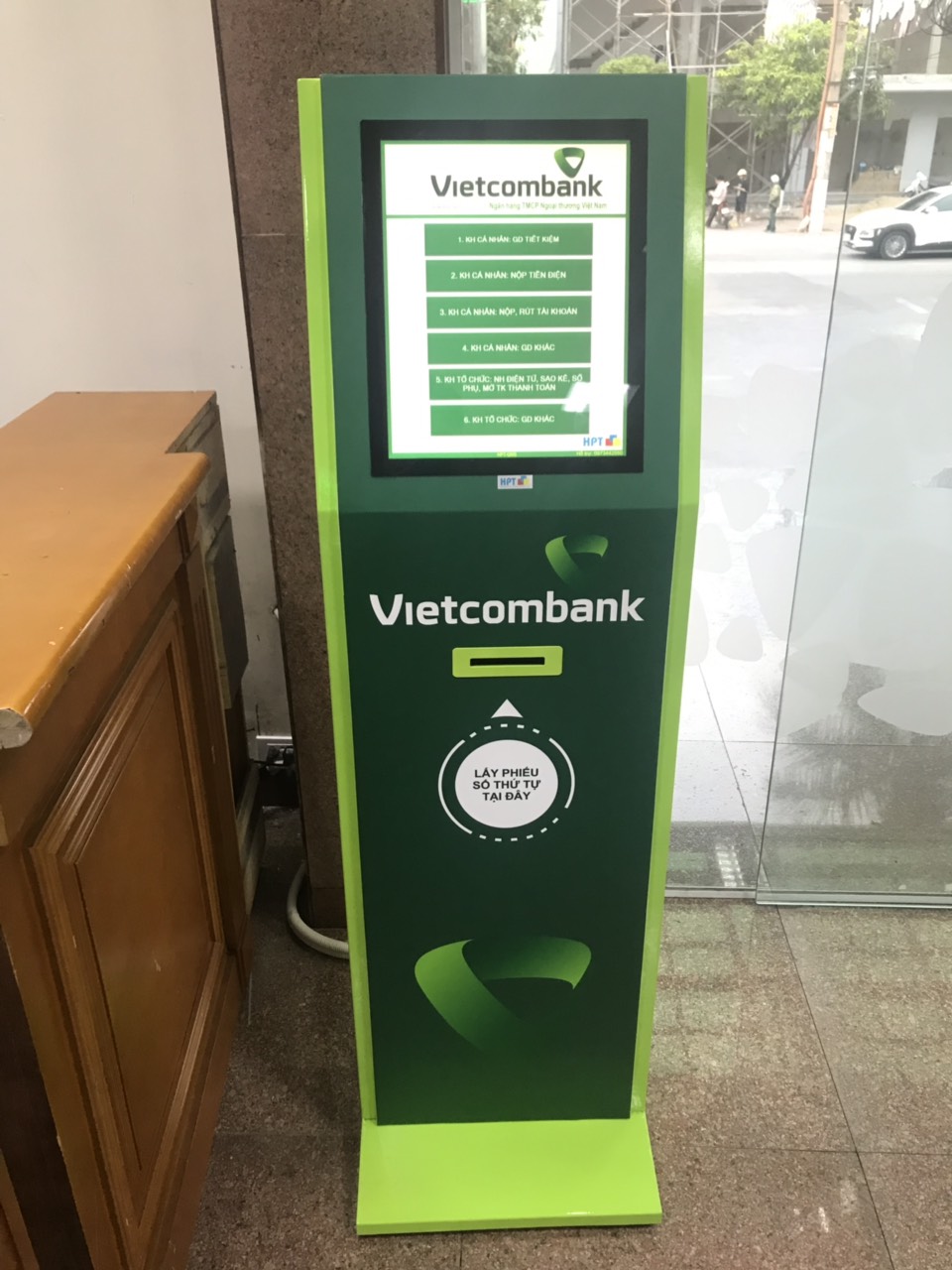 Lắp đặt hệ thống xếp hàng thông minh - Vietcombank