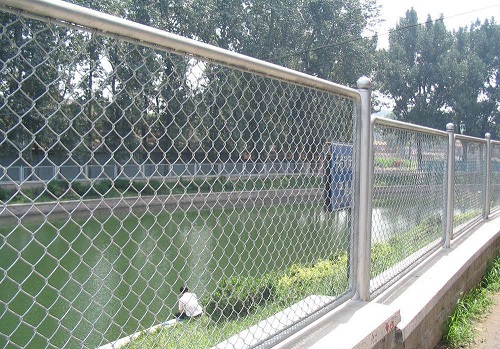 Thép lưới B40 sử dụng làm hàng rào